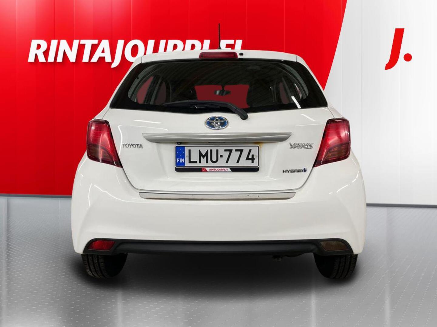 TOYOTA Yaris 2015