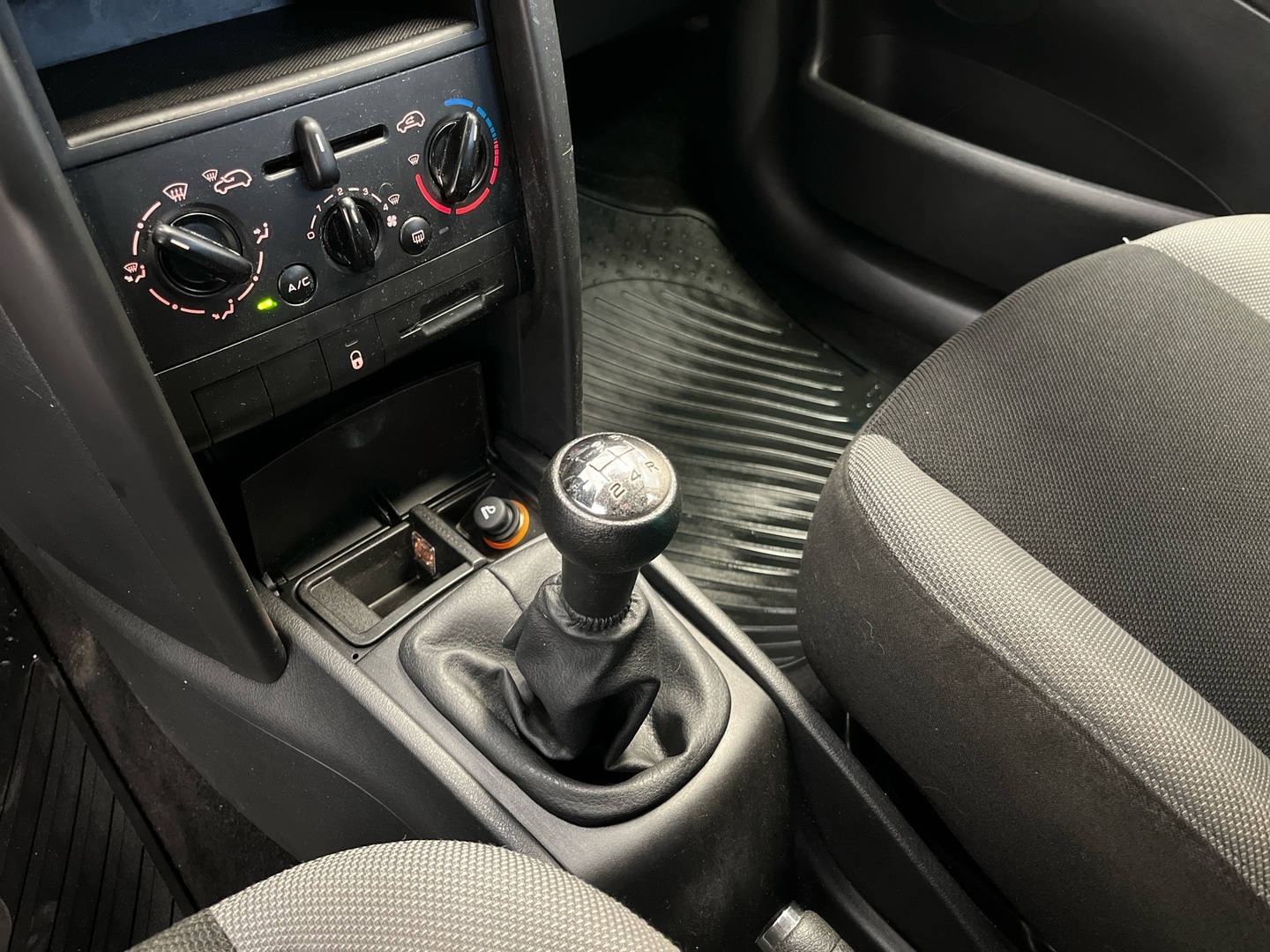 PEUGEOT 207 2007