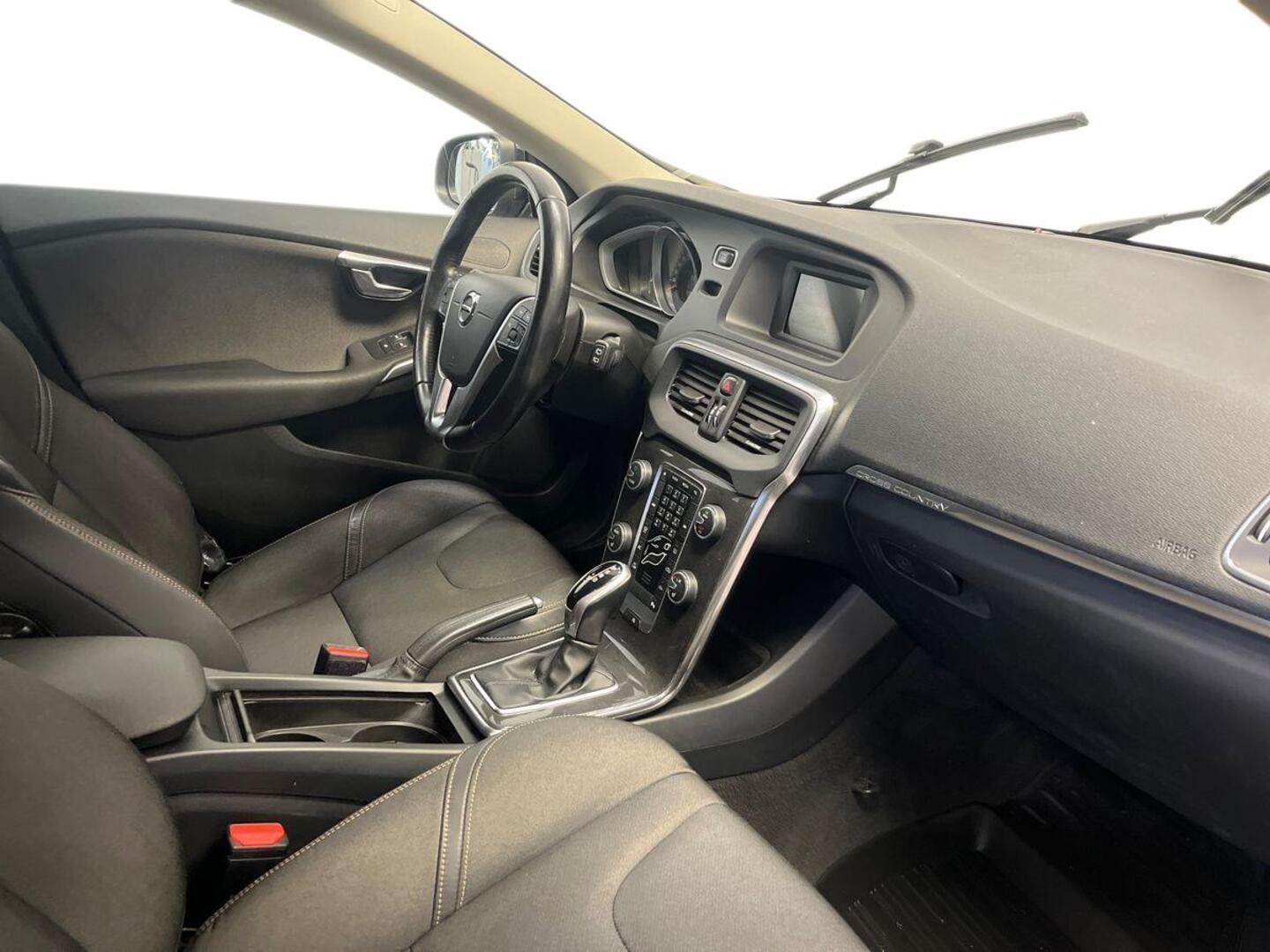 VOLVO V40 Cross Country 2017