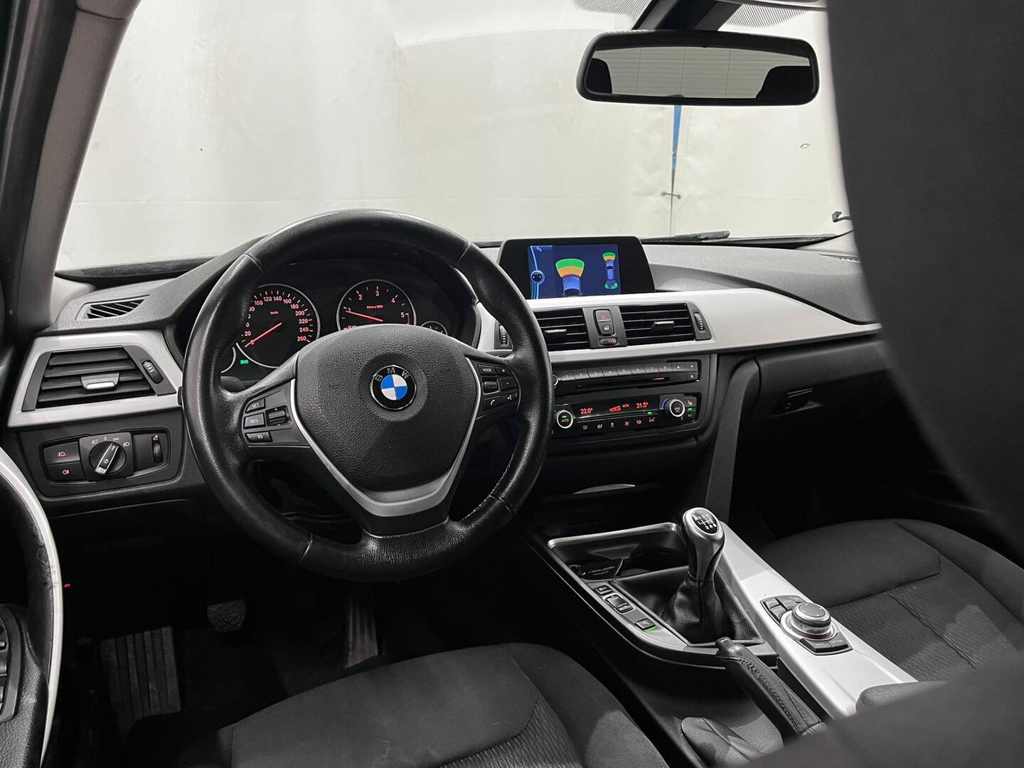 BMW 320 2012