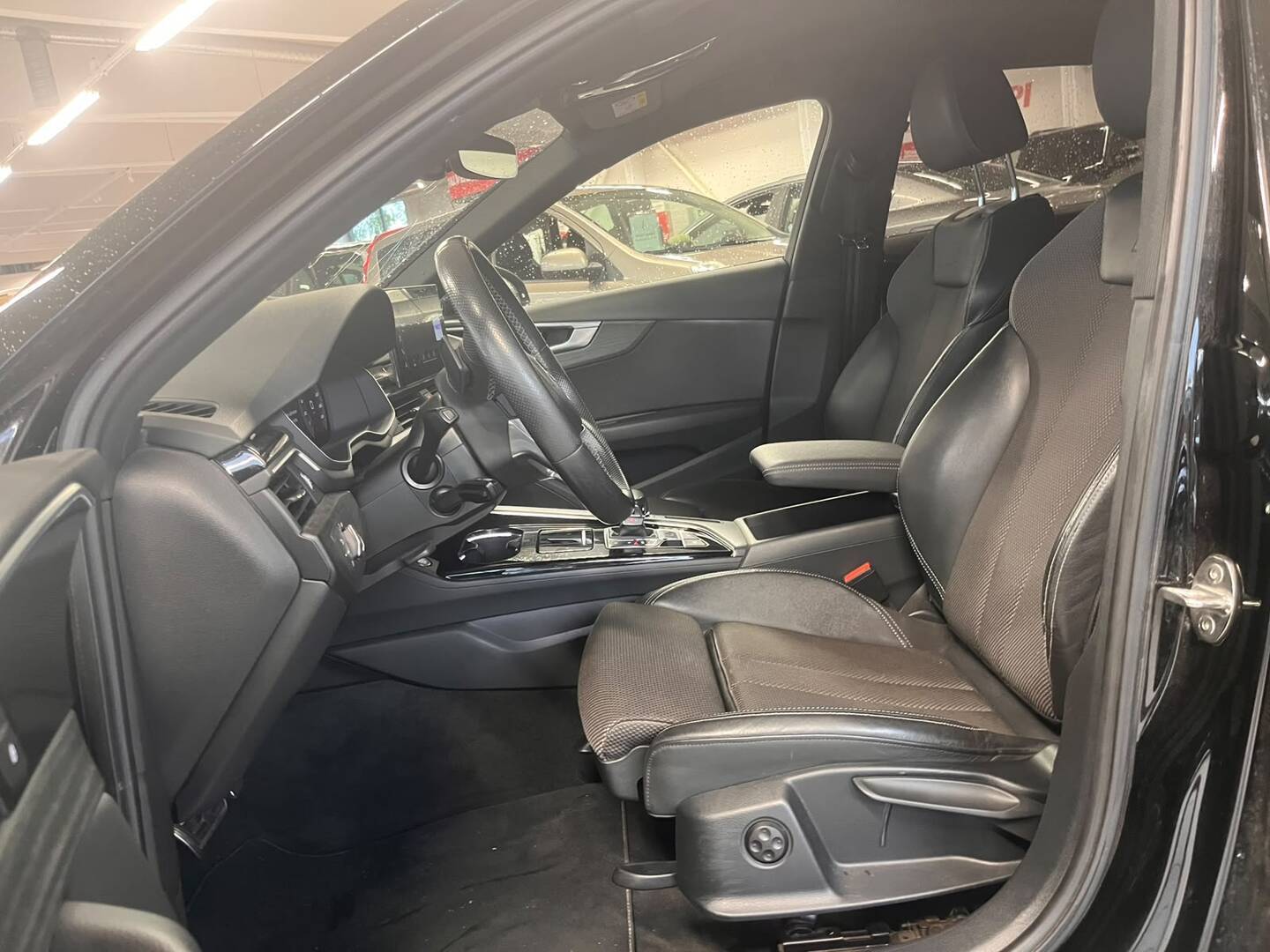 AUDI A4 2021