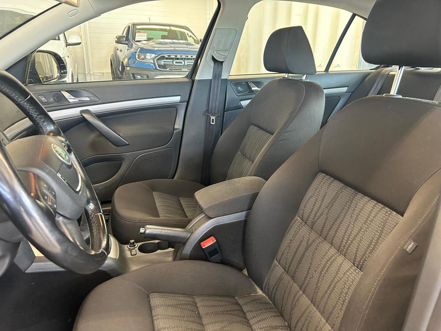 SKODA Octavia 2011