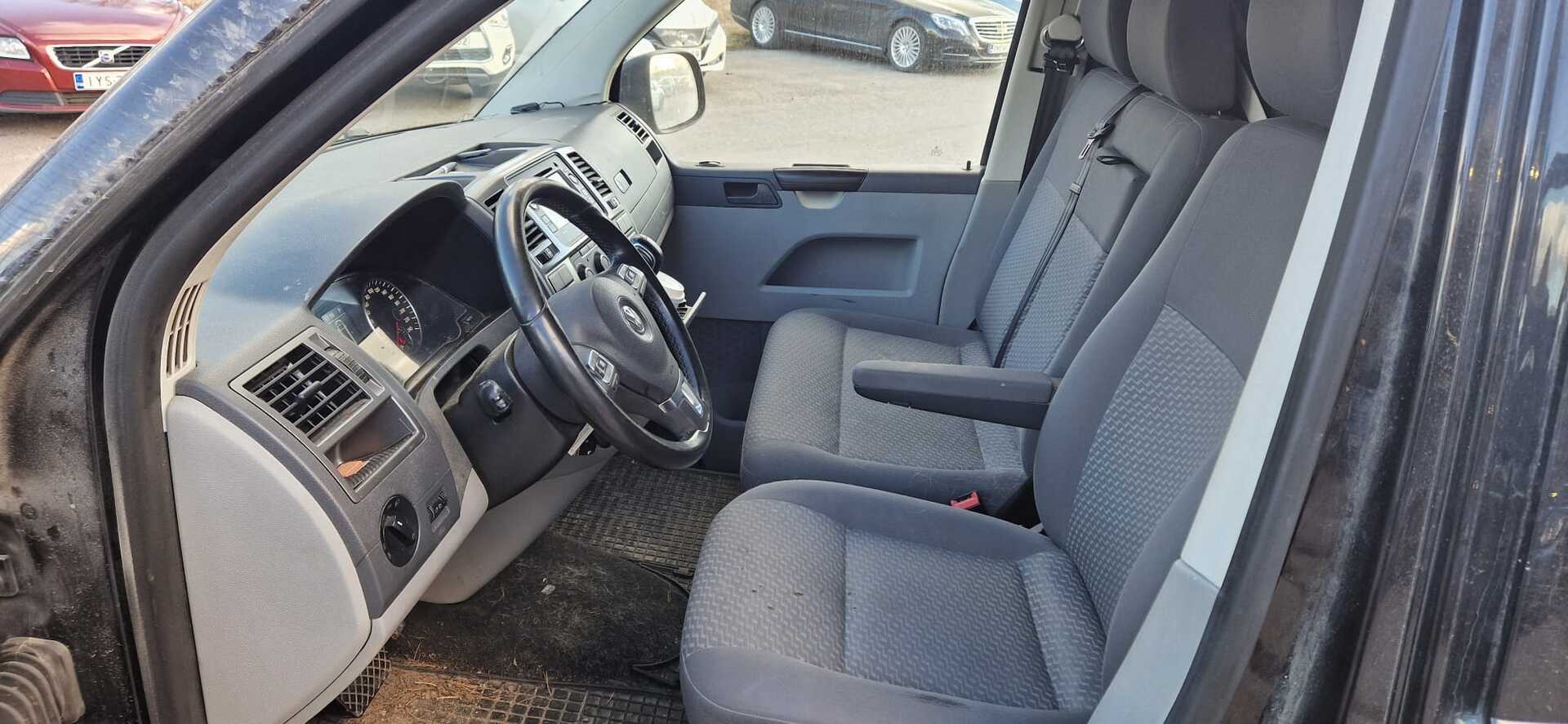 VOLKSWAGEN Transporter 2010