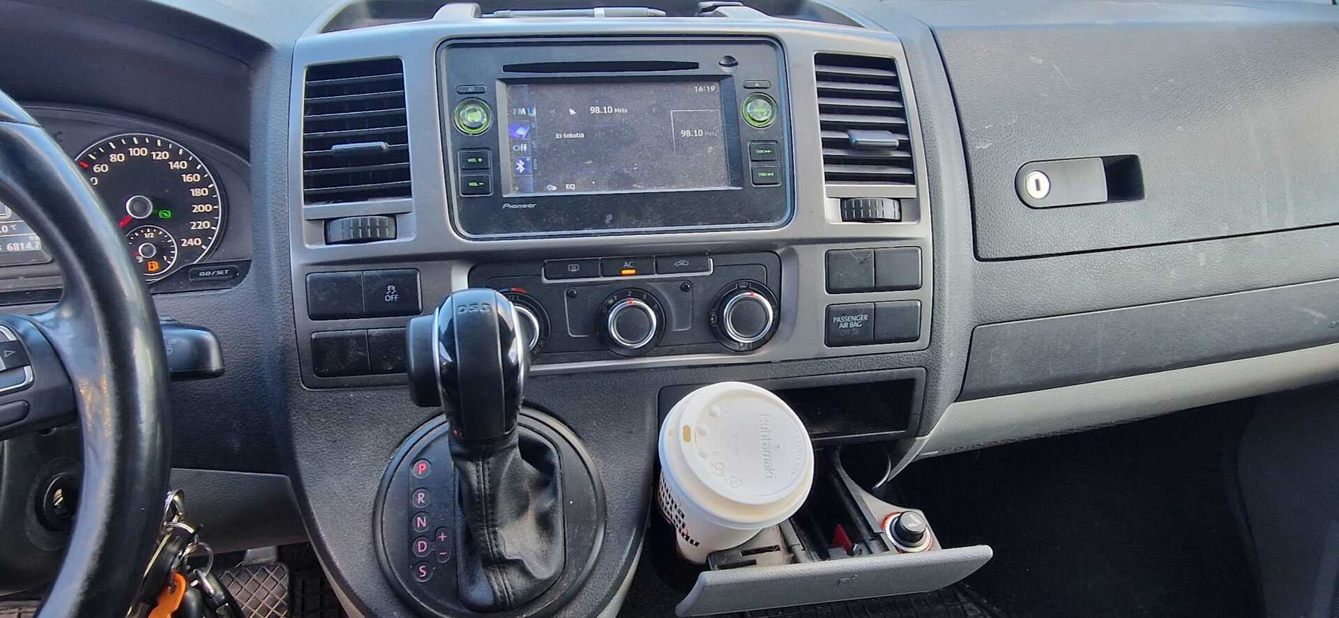 VOLKSWAGEN Transporter 2010