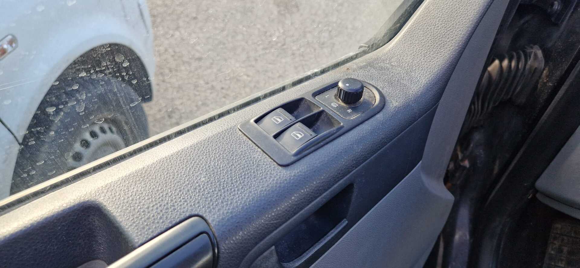 VOLKSWAGEN Transporter 2010