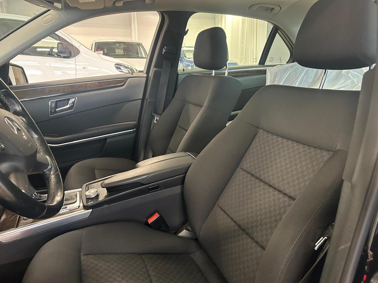 MERCEDES-BENZ E 2011