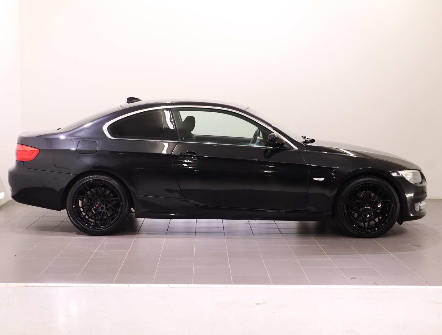 BMW 330 2010