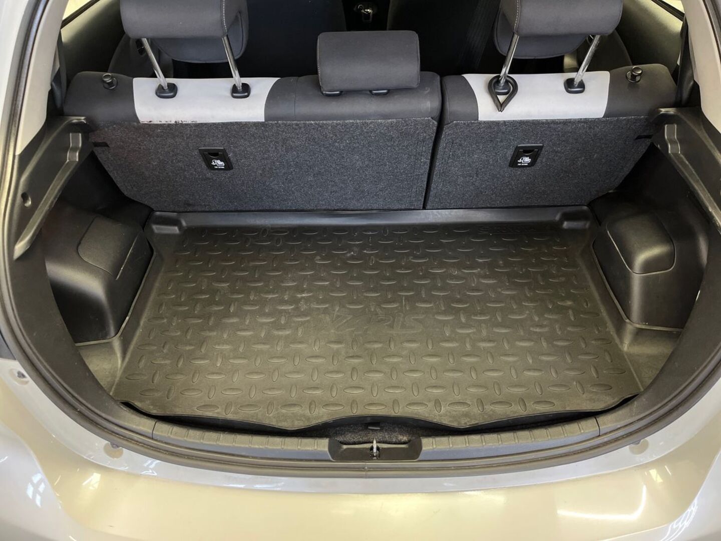 TOYOTA Yaris 2017