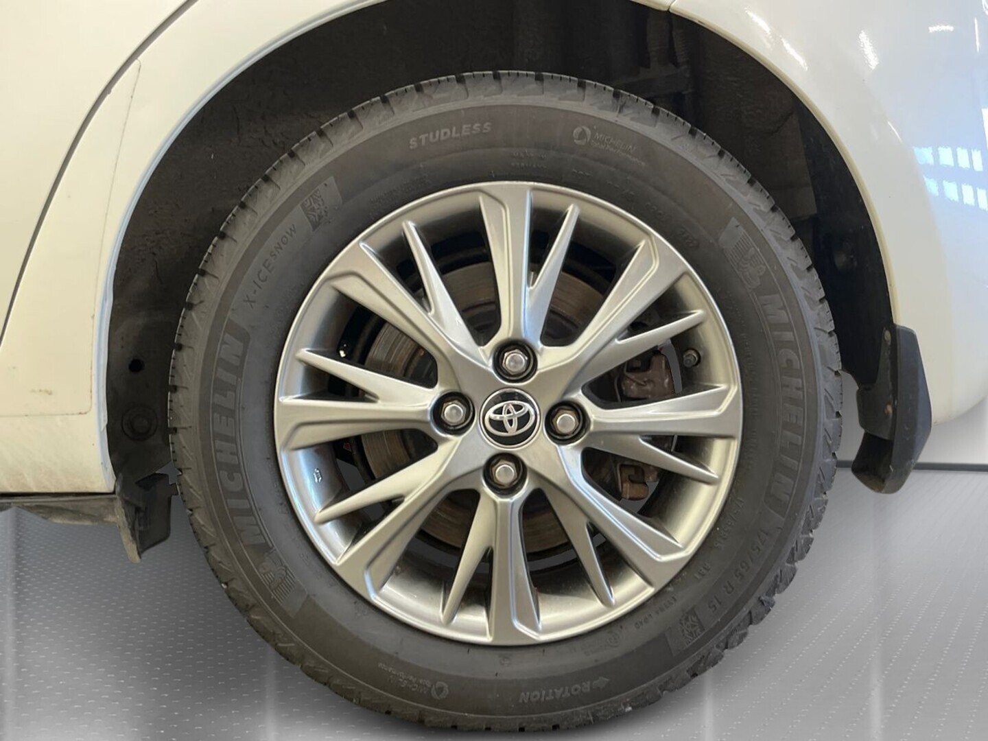 TOYOTA Yaris 2017