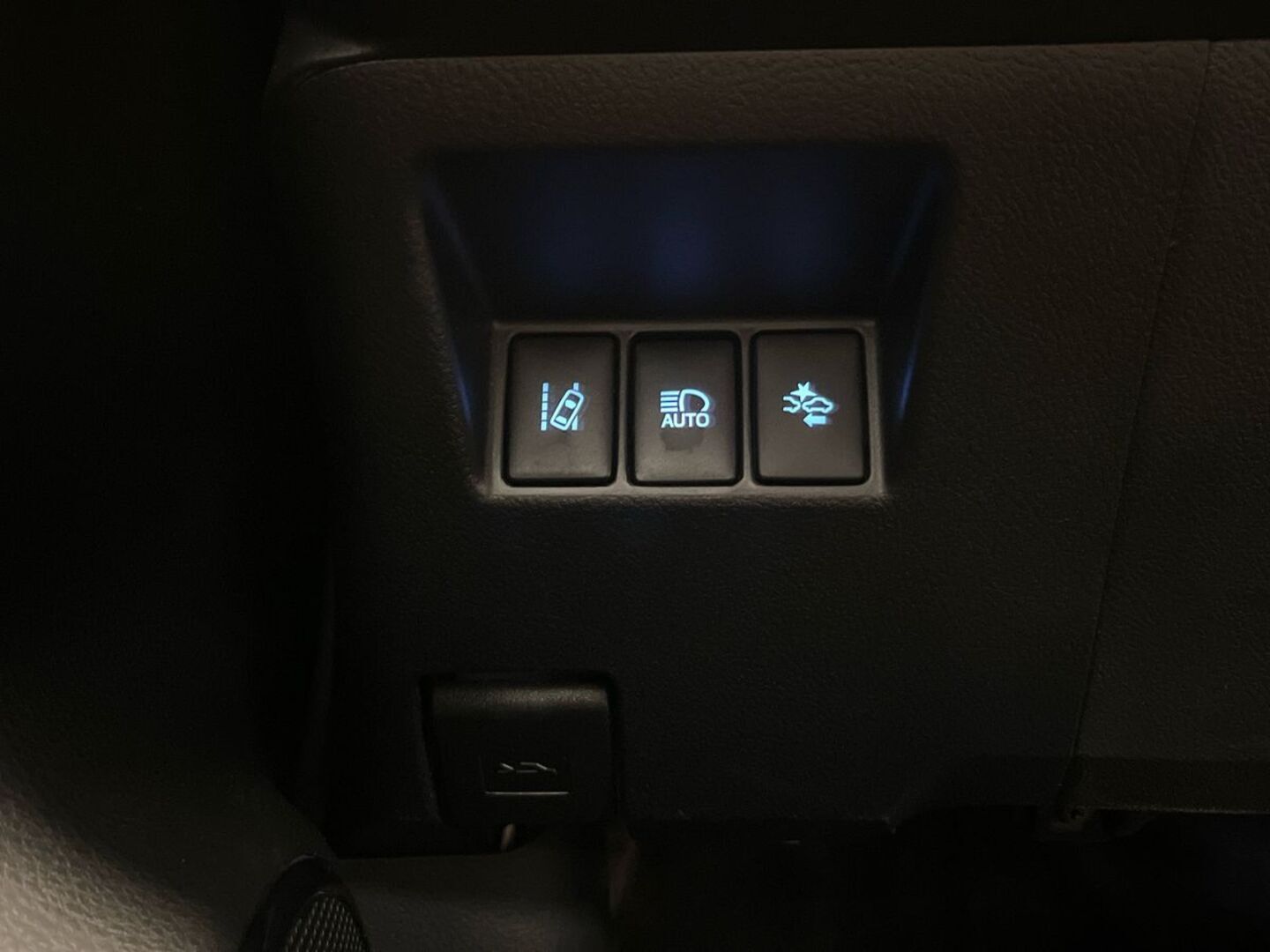 TOYOTA Yaris 2017