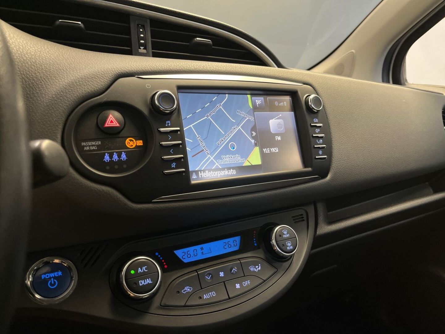 TOYOTA Yaris 2017
