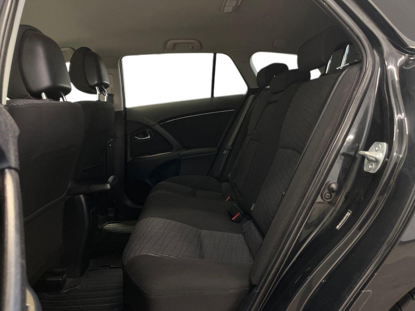TOYOTA Avensis 2010