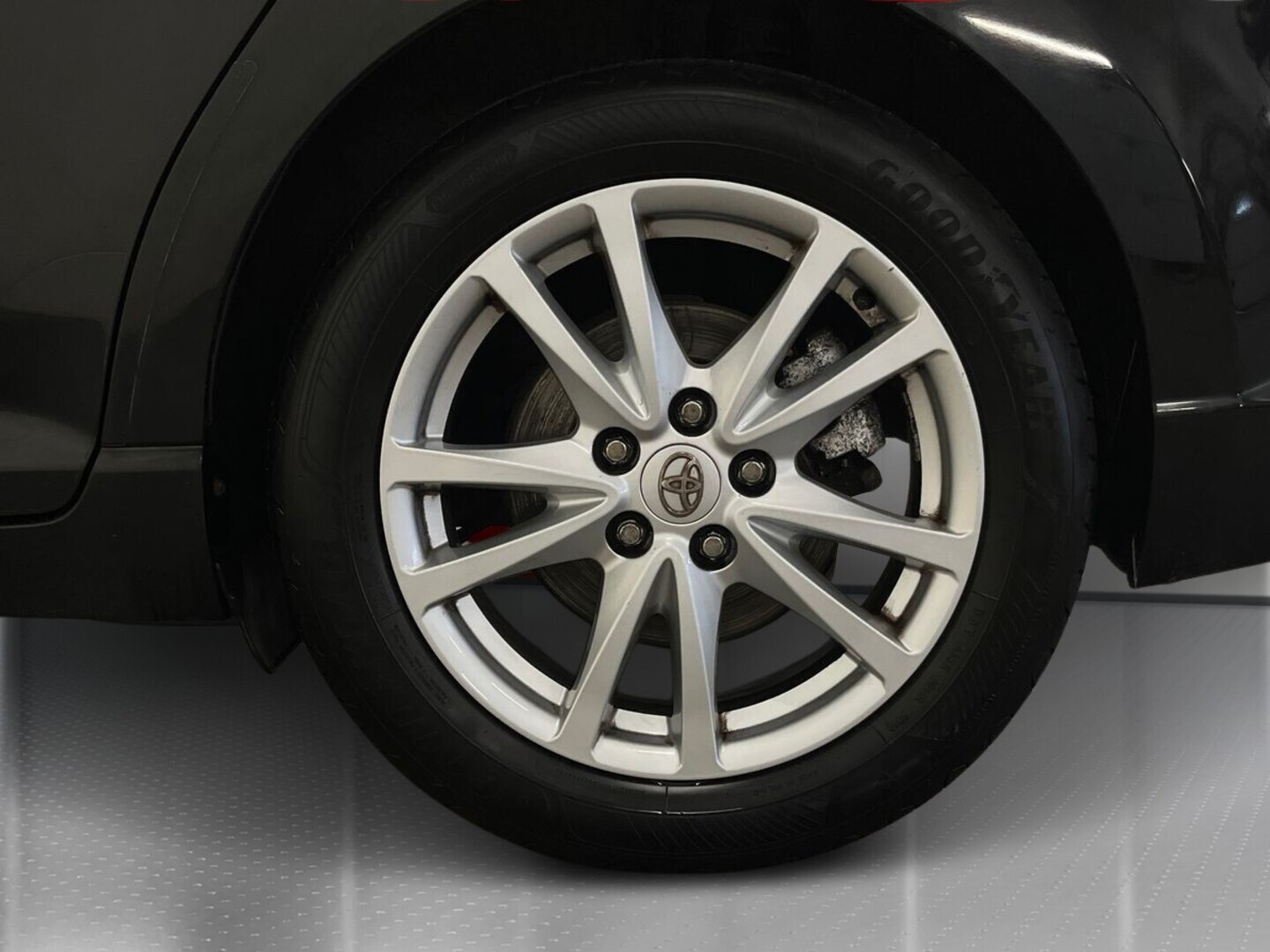 TOYOTA Avensis 2010