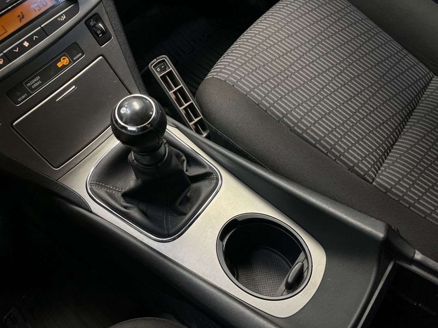 TOYOTA Avensis 2010