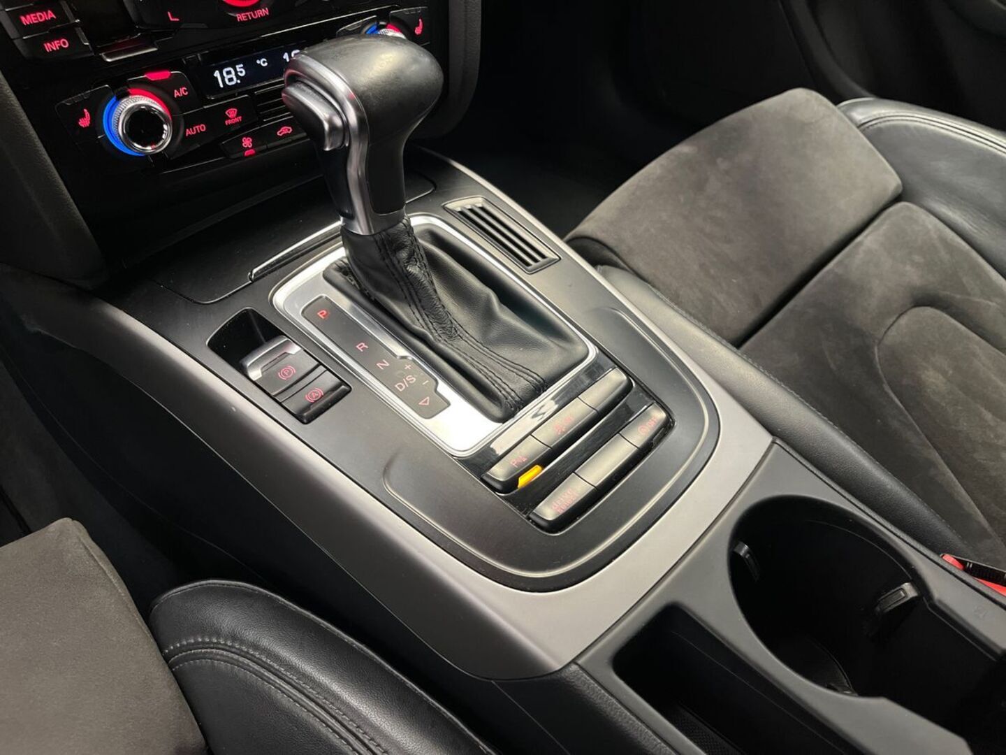AUDI A4 24