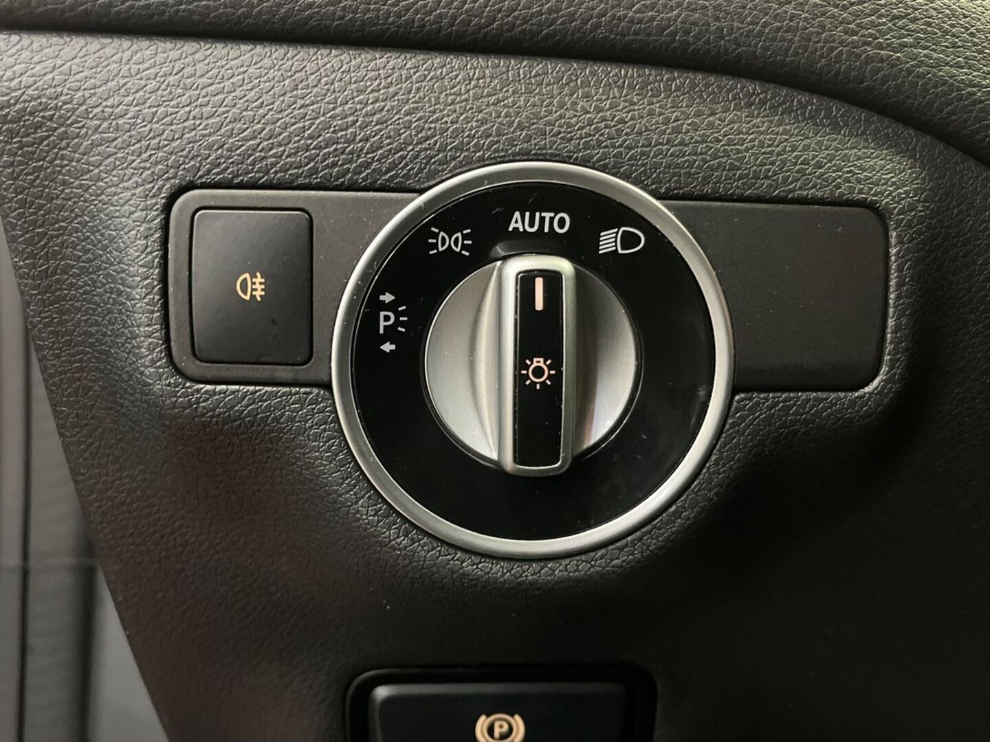 MERCEDES-BENZ CLA 2015