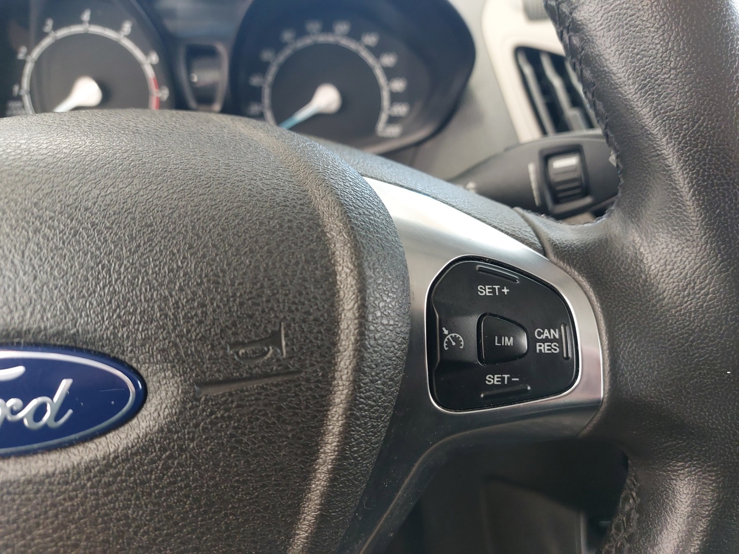 FORD Tourneo Courier 2017