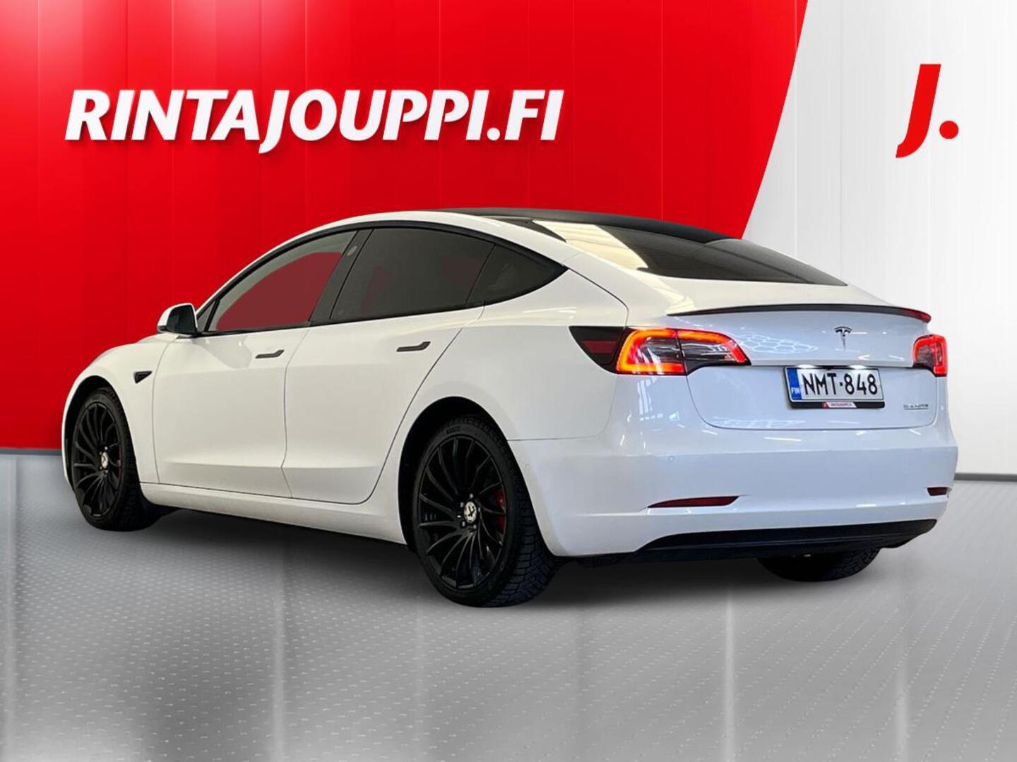 TESLA Model 3 2022