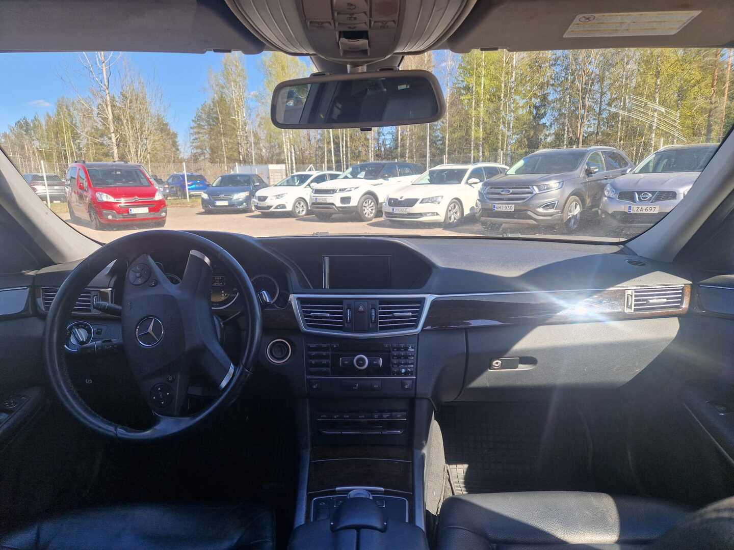 MERCEDES-BENZ E 2012