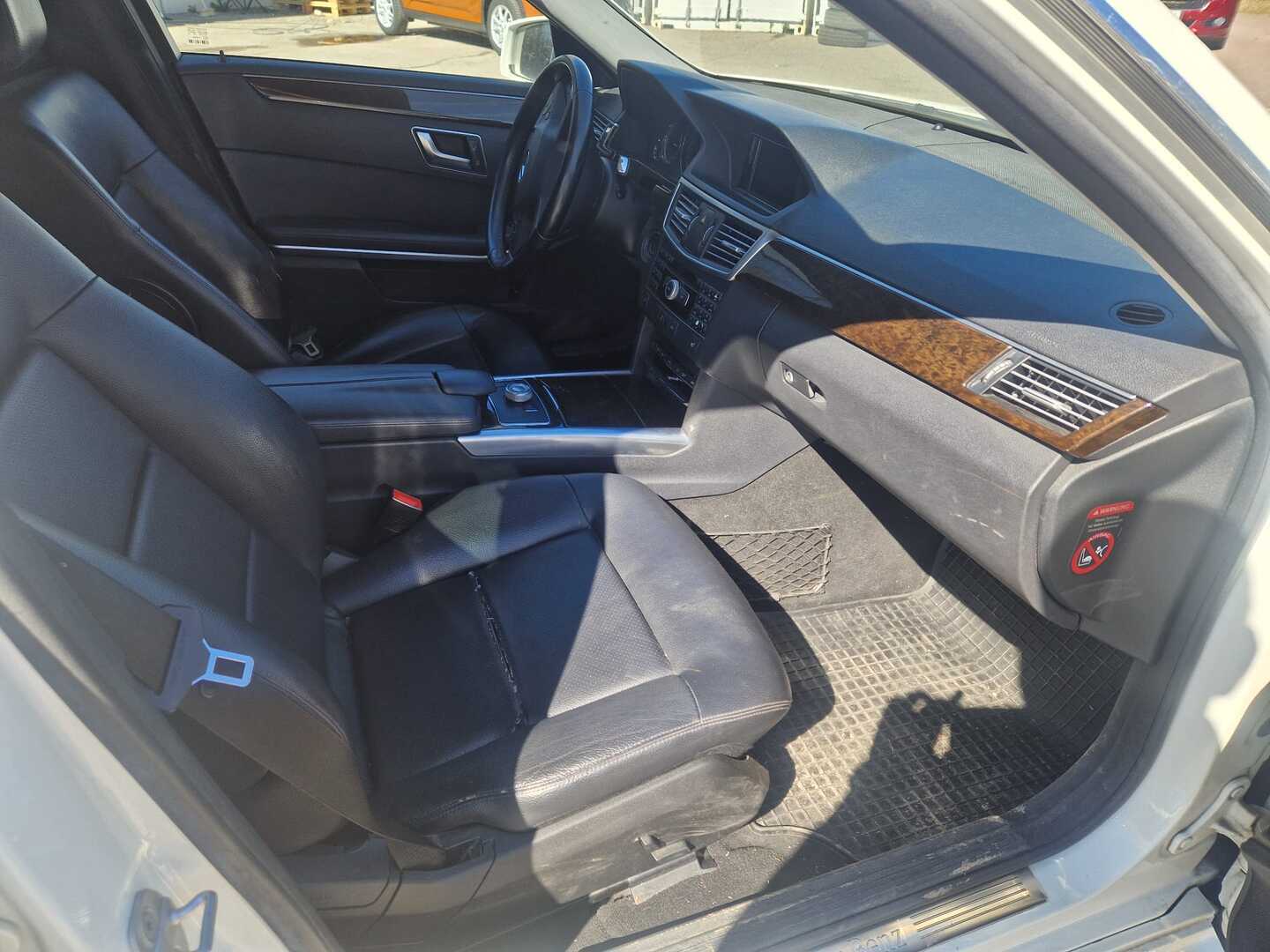 MERCEDES-BENZ E 2012