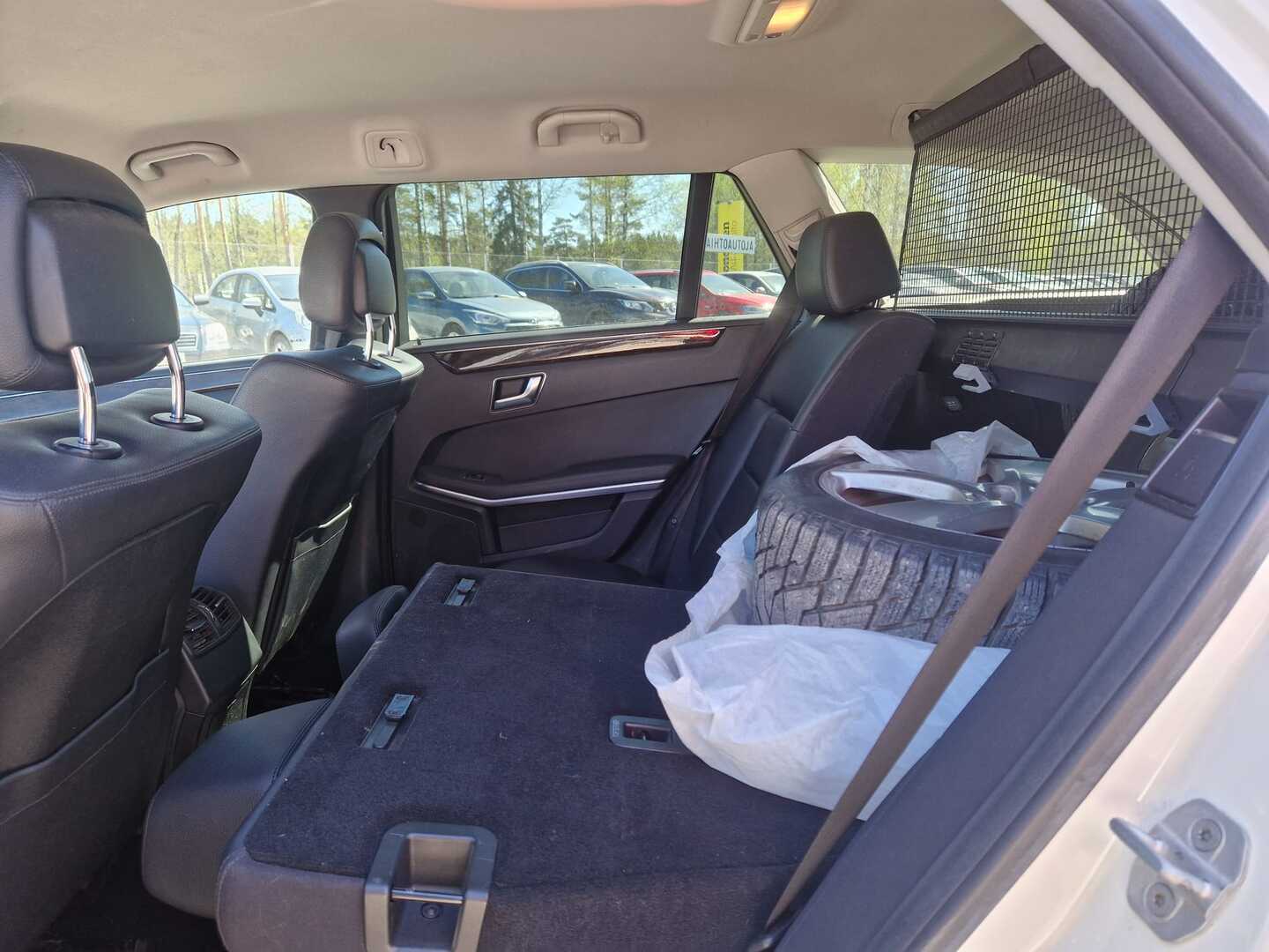 MERCEDES-BENZ E 2012