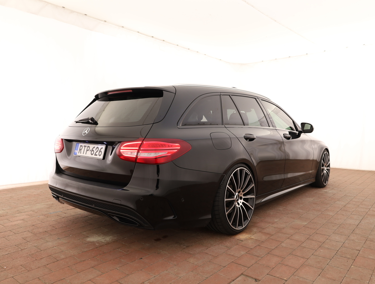 MERCEDES-BENZ C 2015