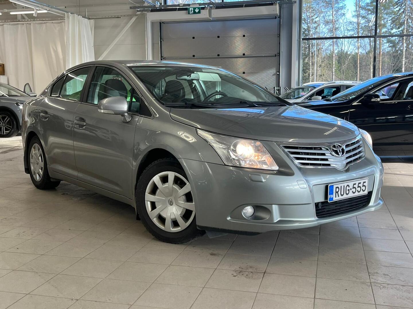 TOYOTA Avensis 2010