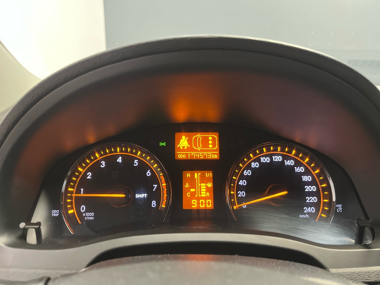 TOYOTA Avensis 2010