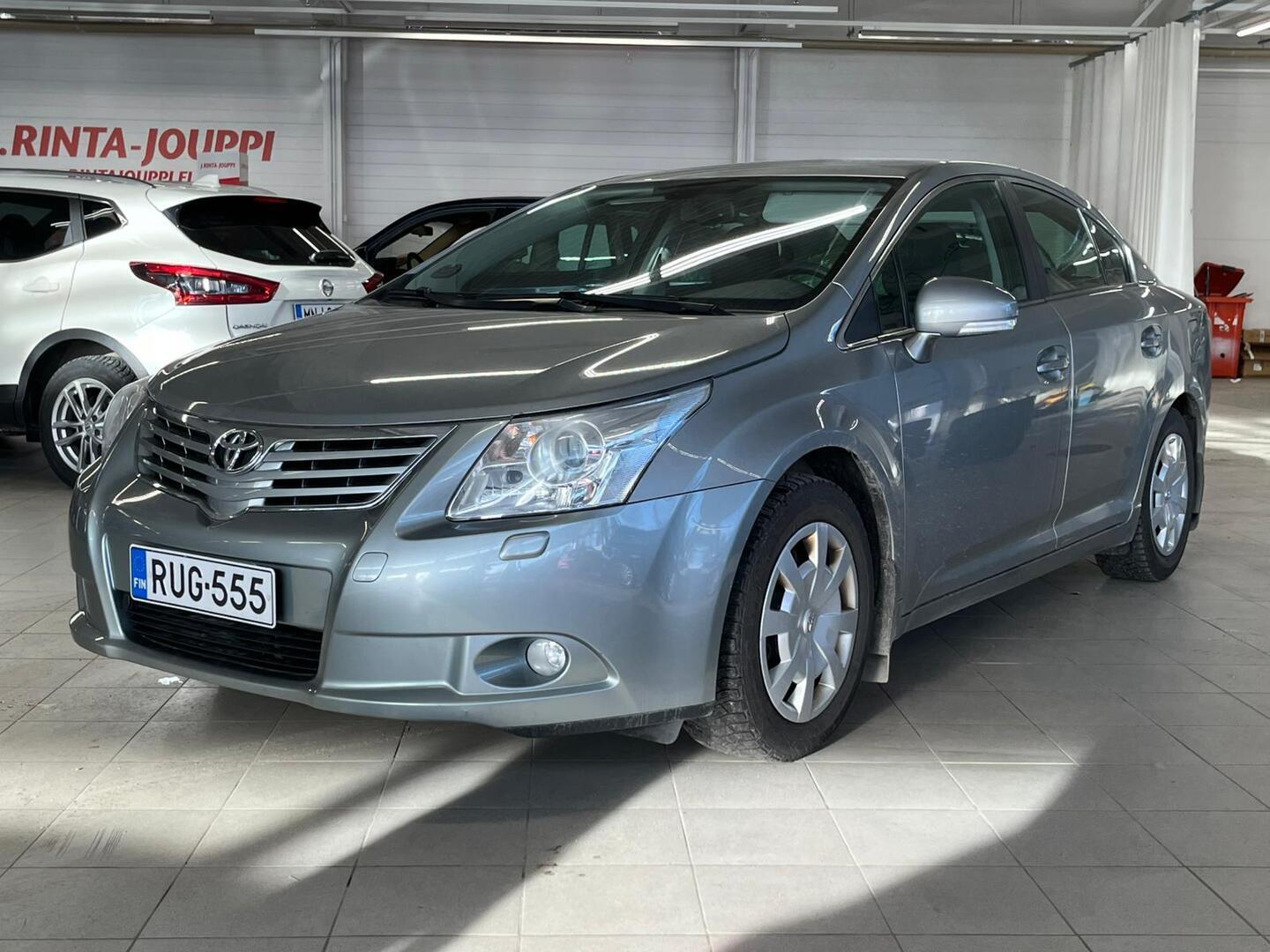 TOYOTA Avensis 2010