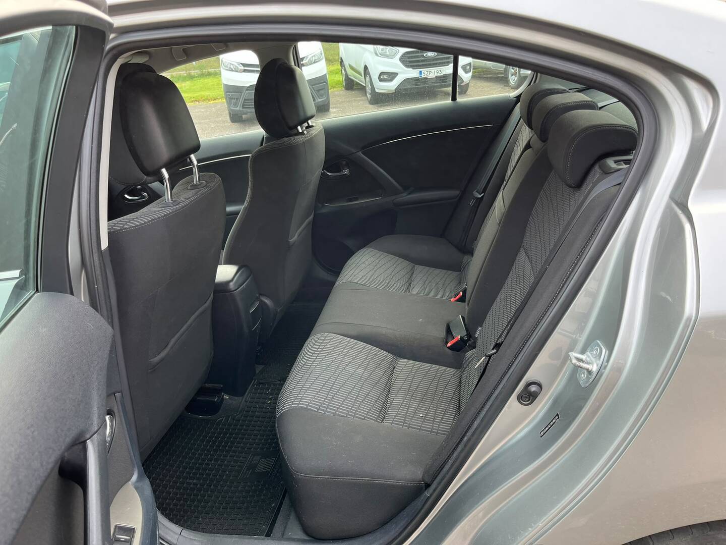 TOYOTA Avensis 2012