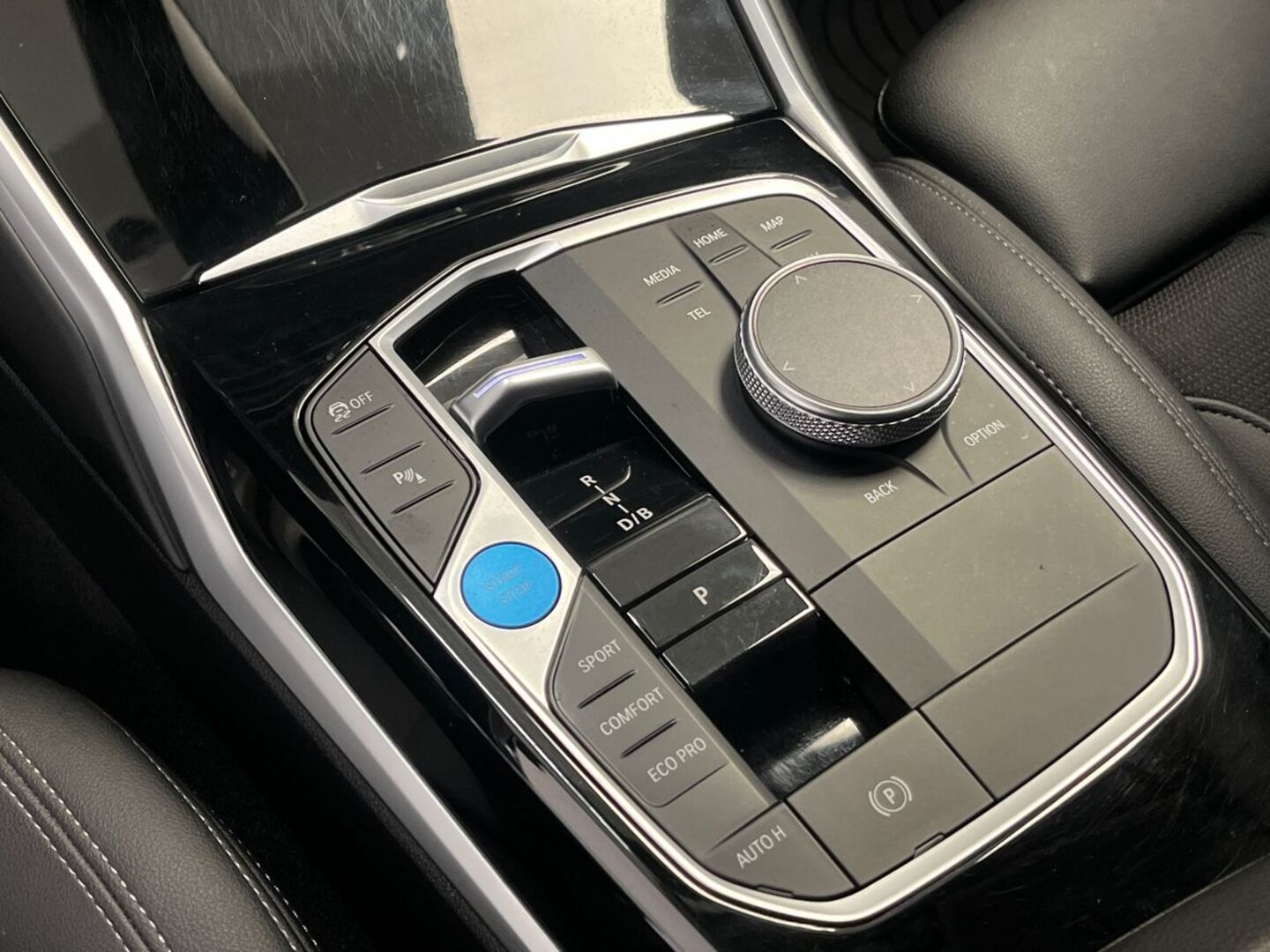 BMW i4 22