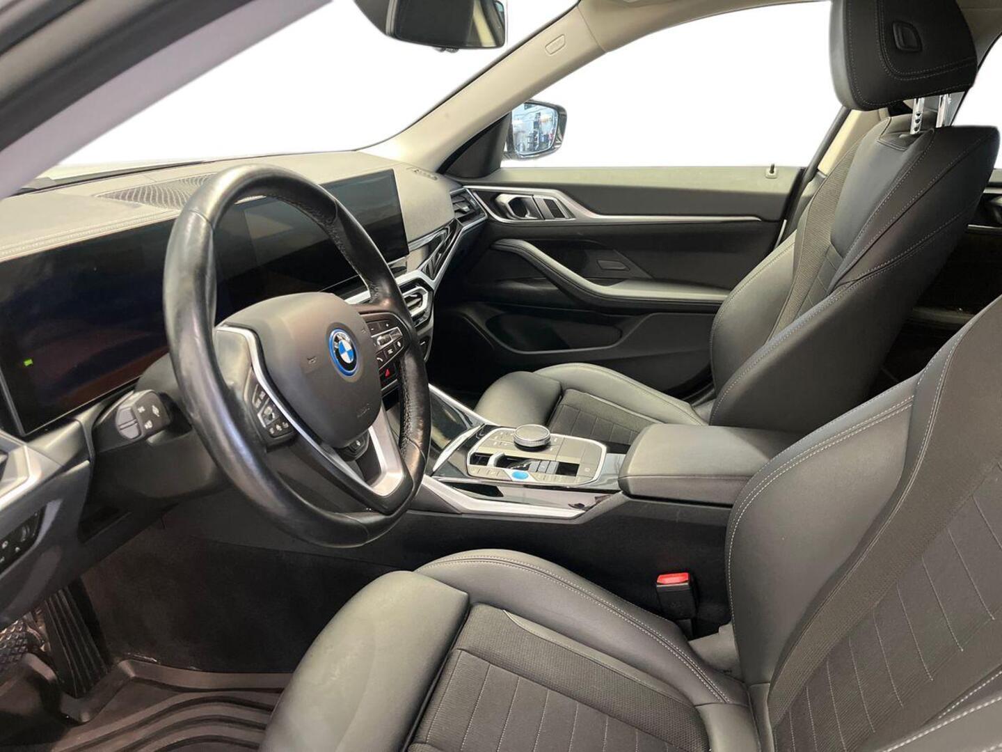 BMW i4 8
