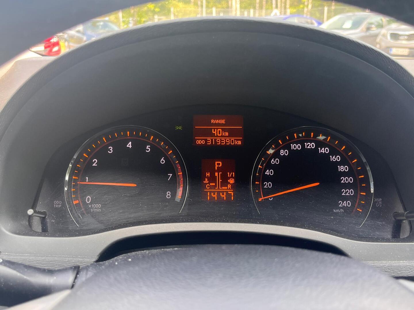 TOYOTA Avensis 2010