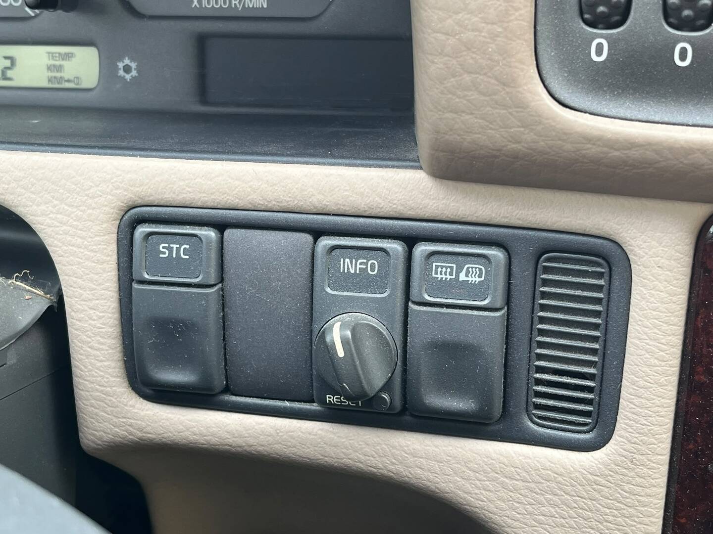 VOLVO S70 2000