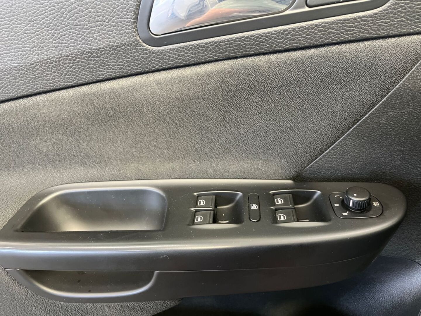 VOLKSWAGEN Passat 17