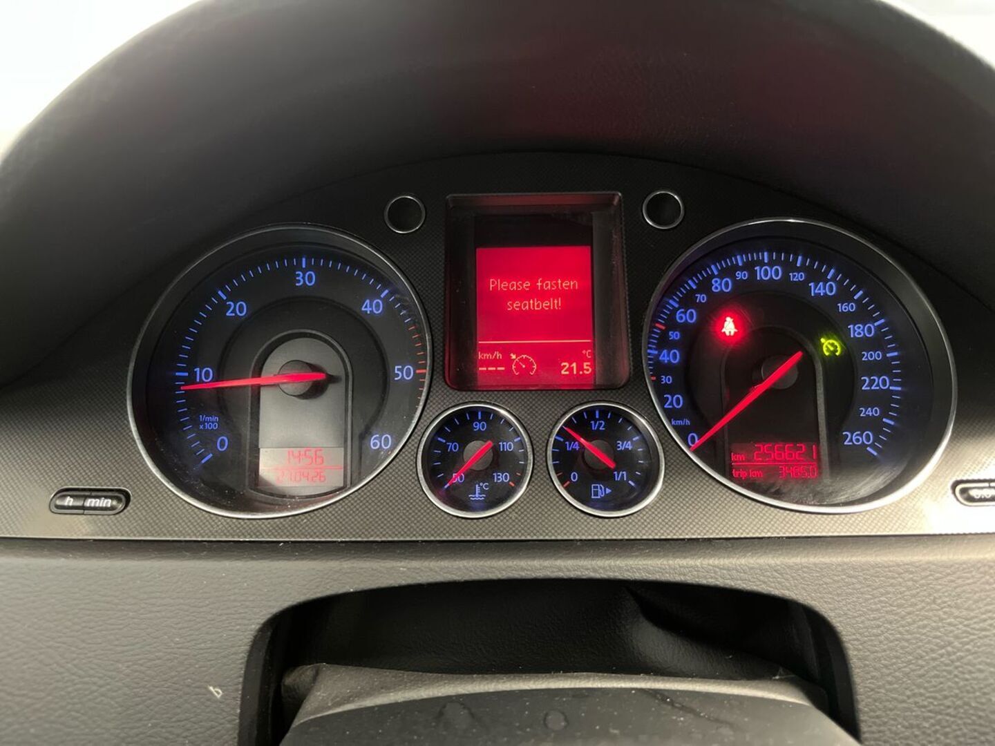 VOLKSWAGEN Passat 19