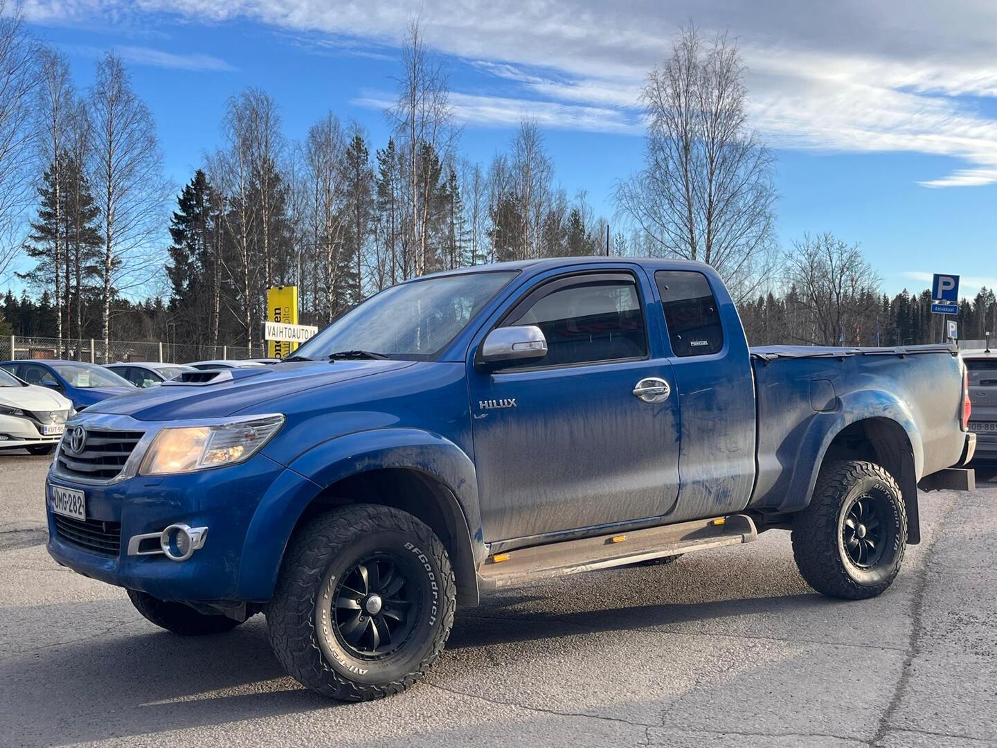 TOYOTA Hilux 2012