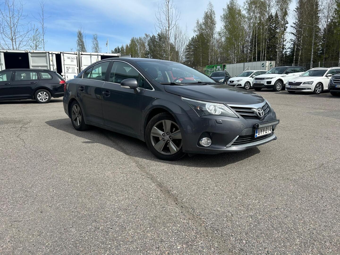 TOYOTA Avensis 2015