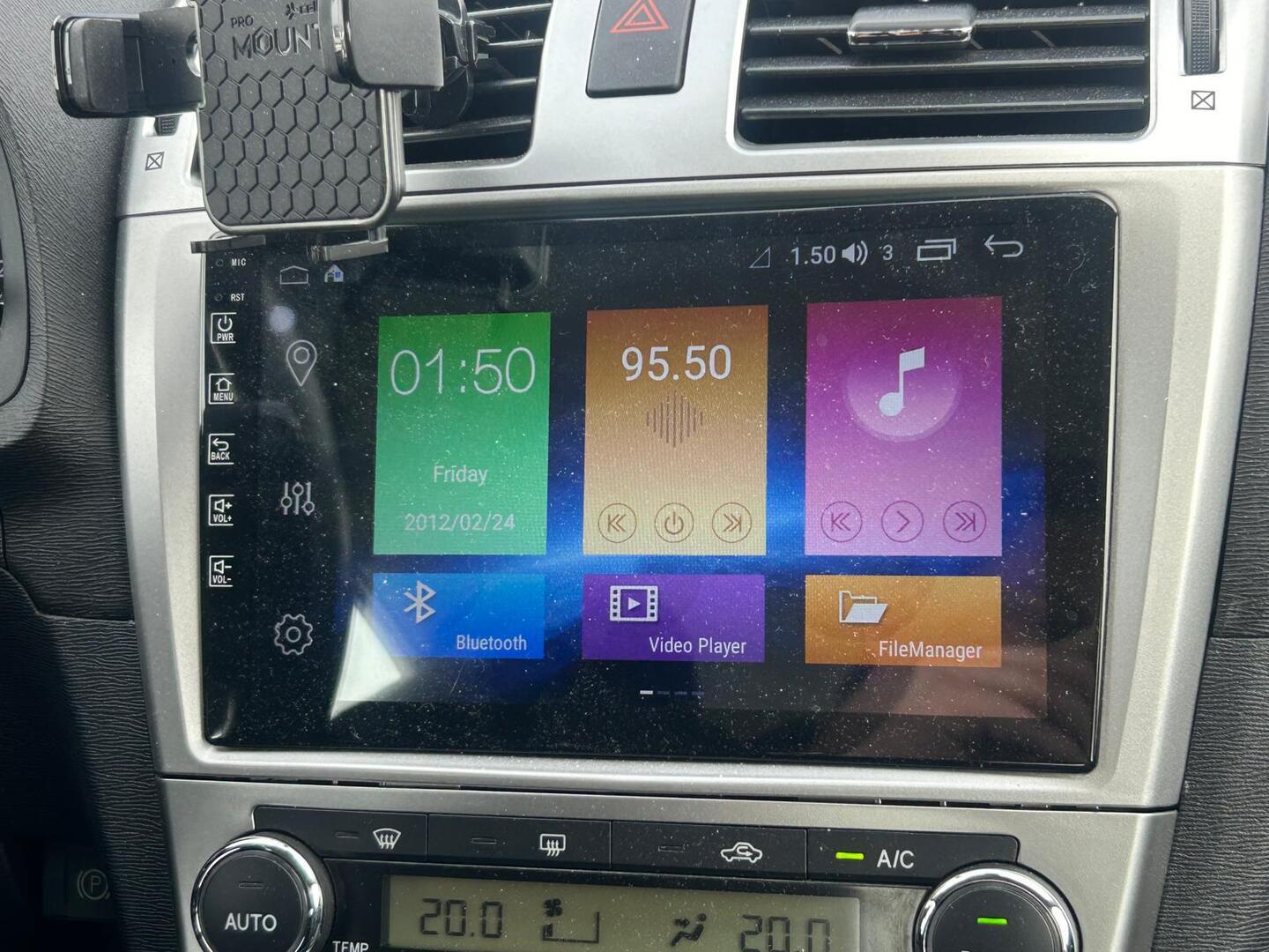 TOYOTA Avensis 2015