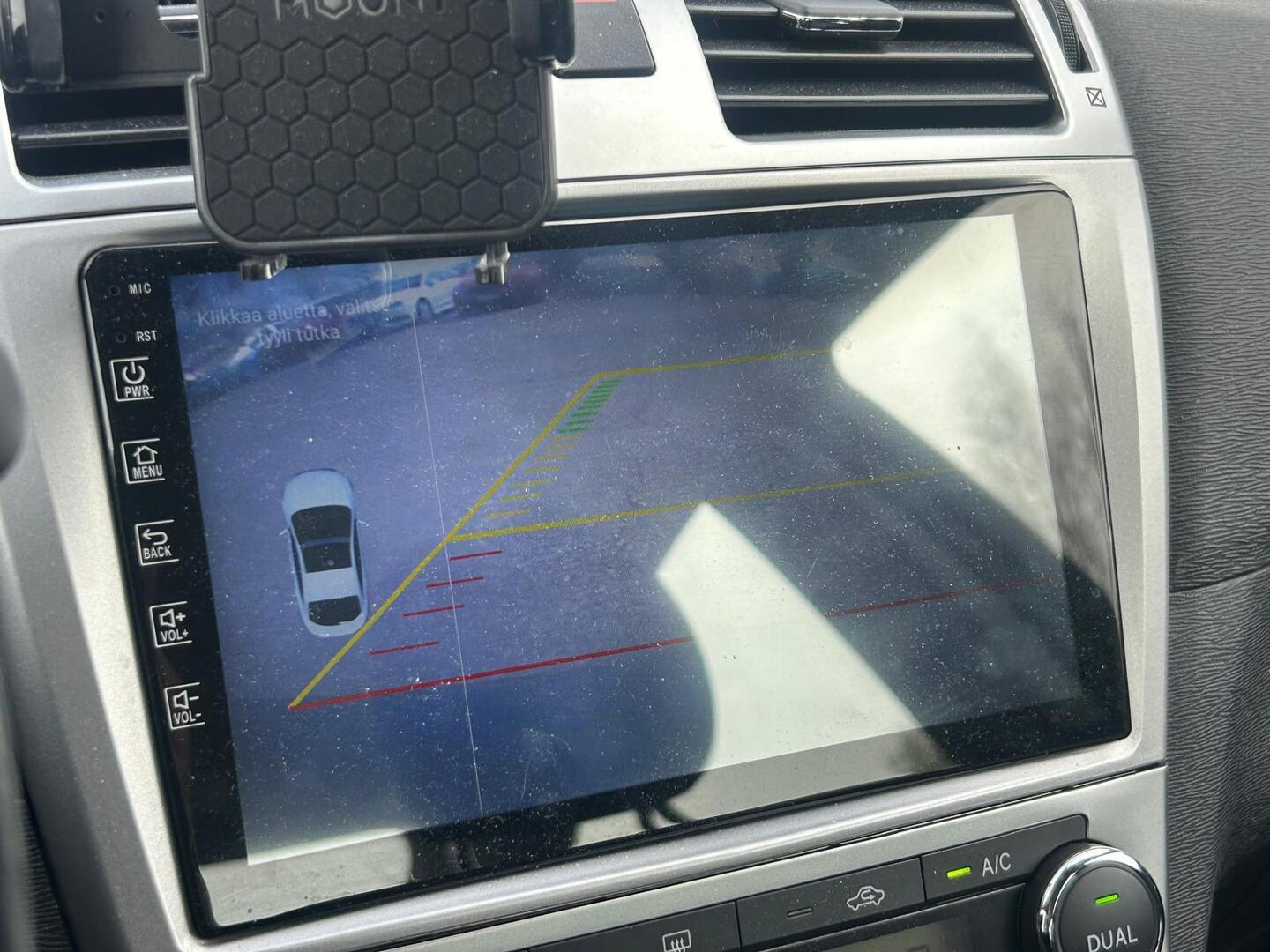 TOYOTA Avensis 2015