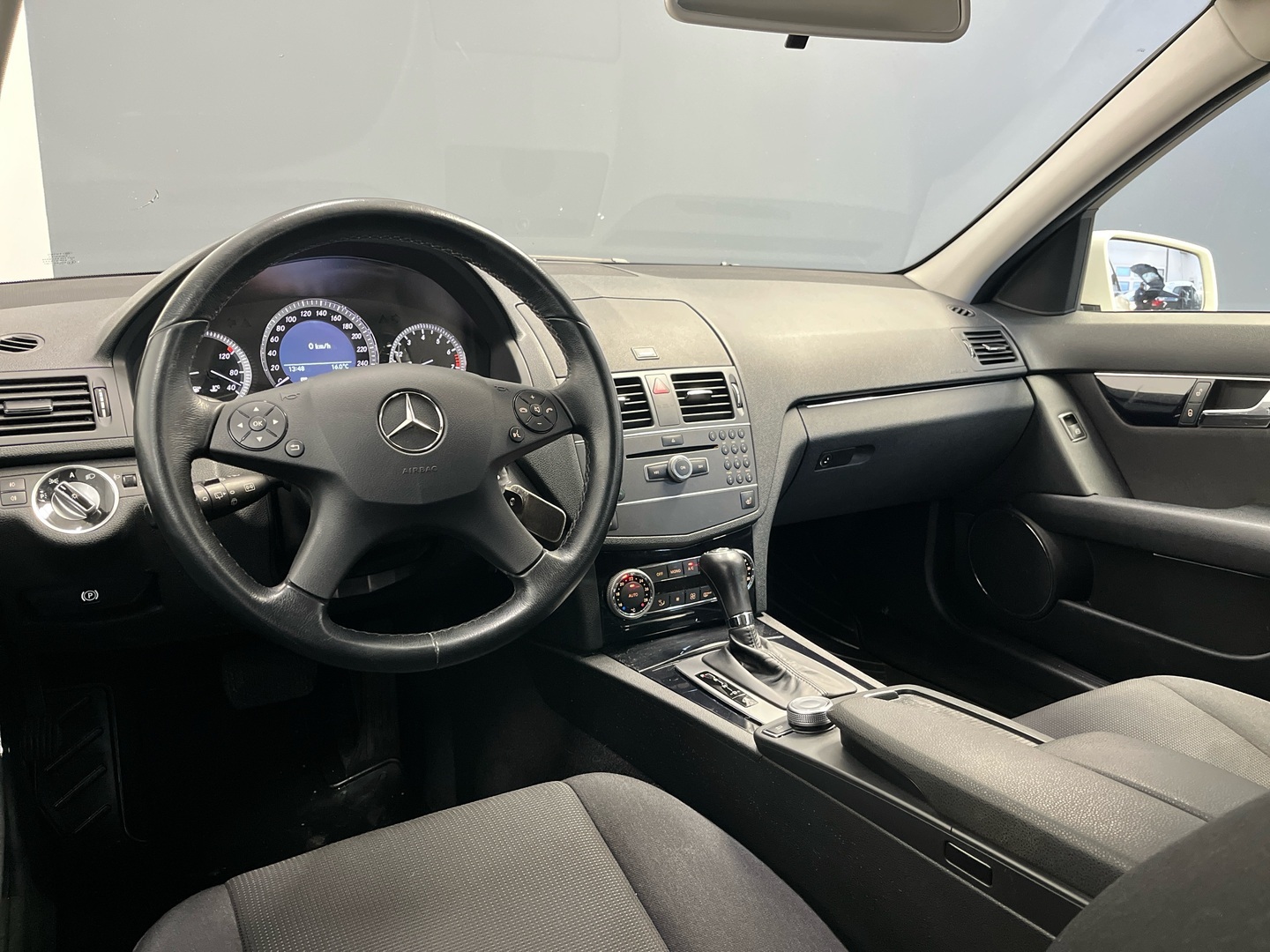 MERCEDES-BENZ C 2011