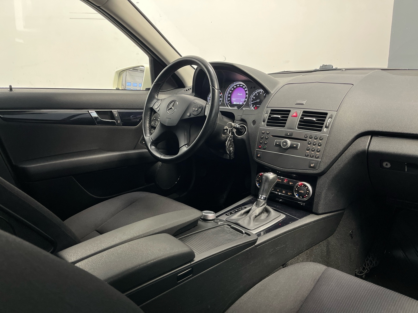 MERCEDES-BENZ C 2011