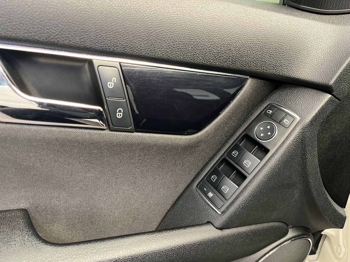 MERCEDES-BENZ C 2011