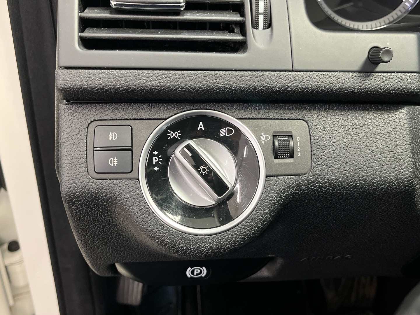 MERCEDES-BENZ C 2011