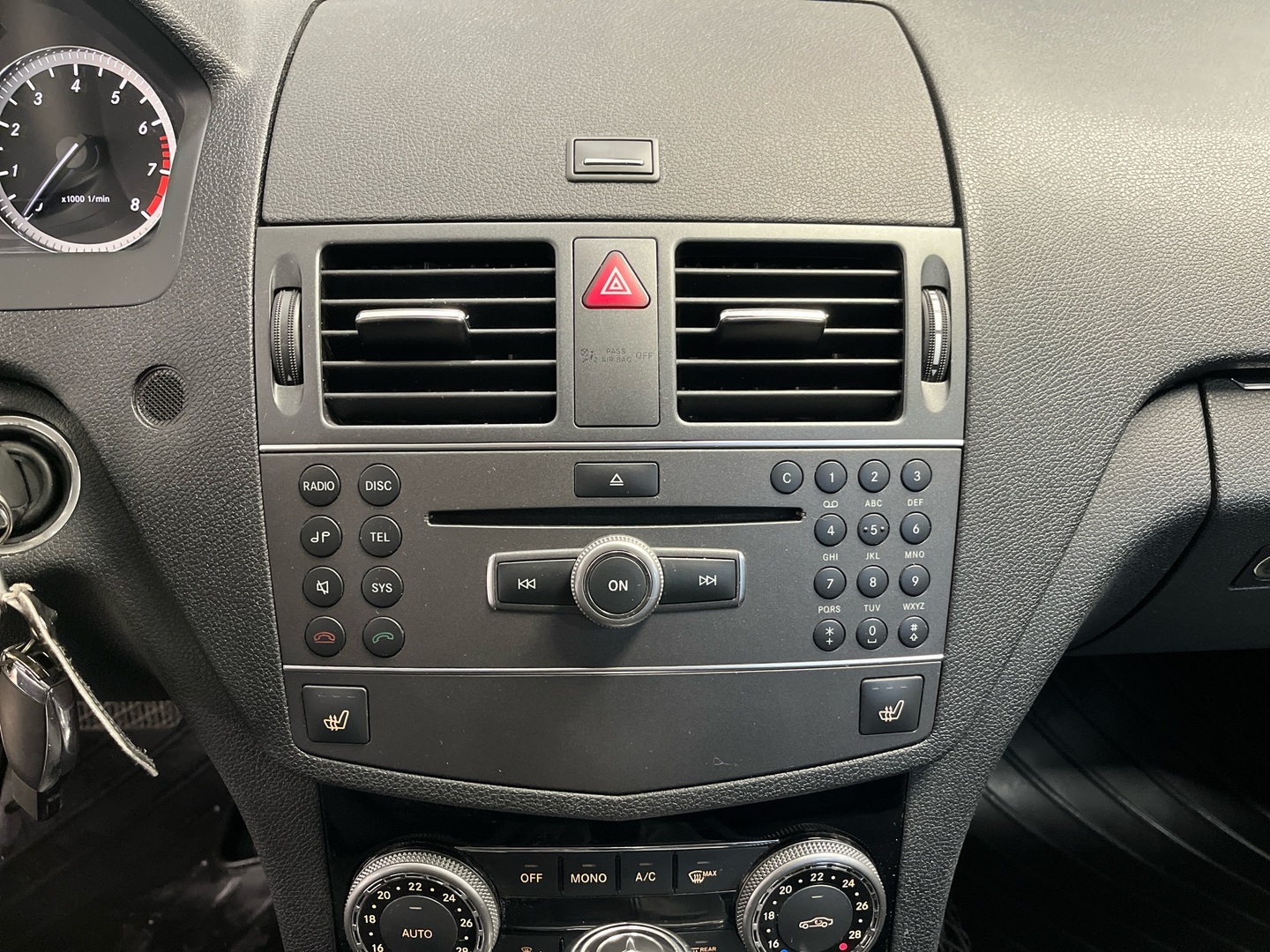 MERCEDES-BENZ C 2011