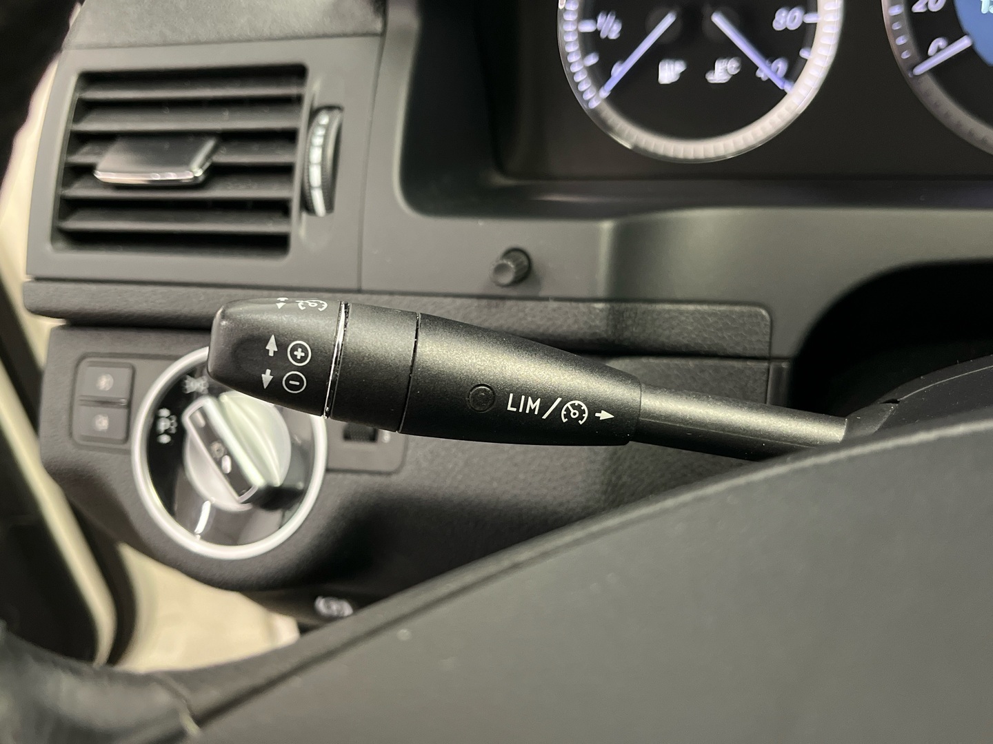 MERCEDES-BENZ C 2011