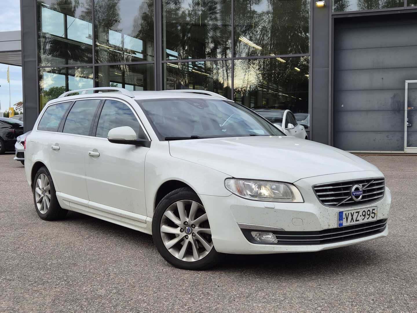 VOLVO V70 2015