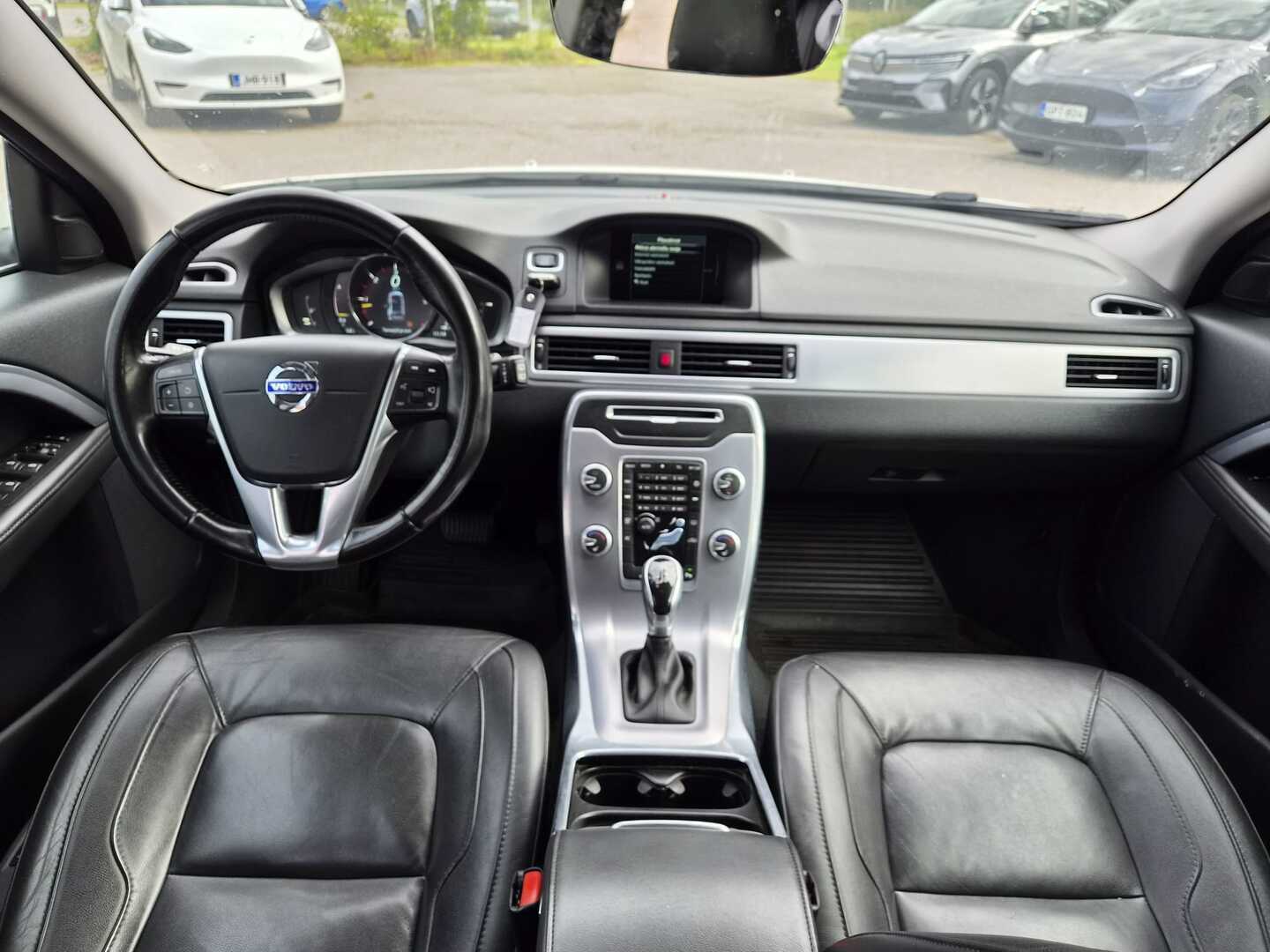 VOLVO V70 2015