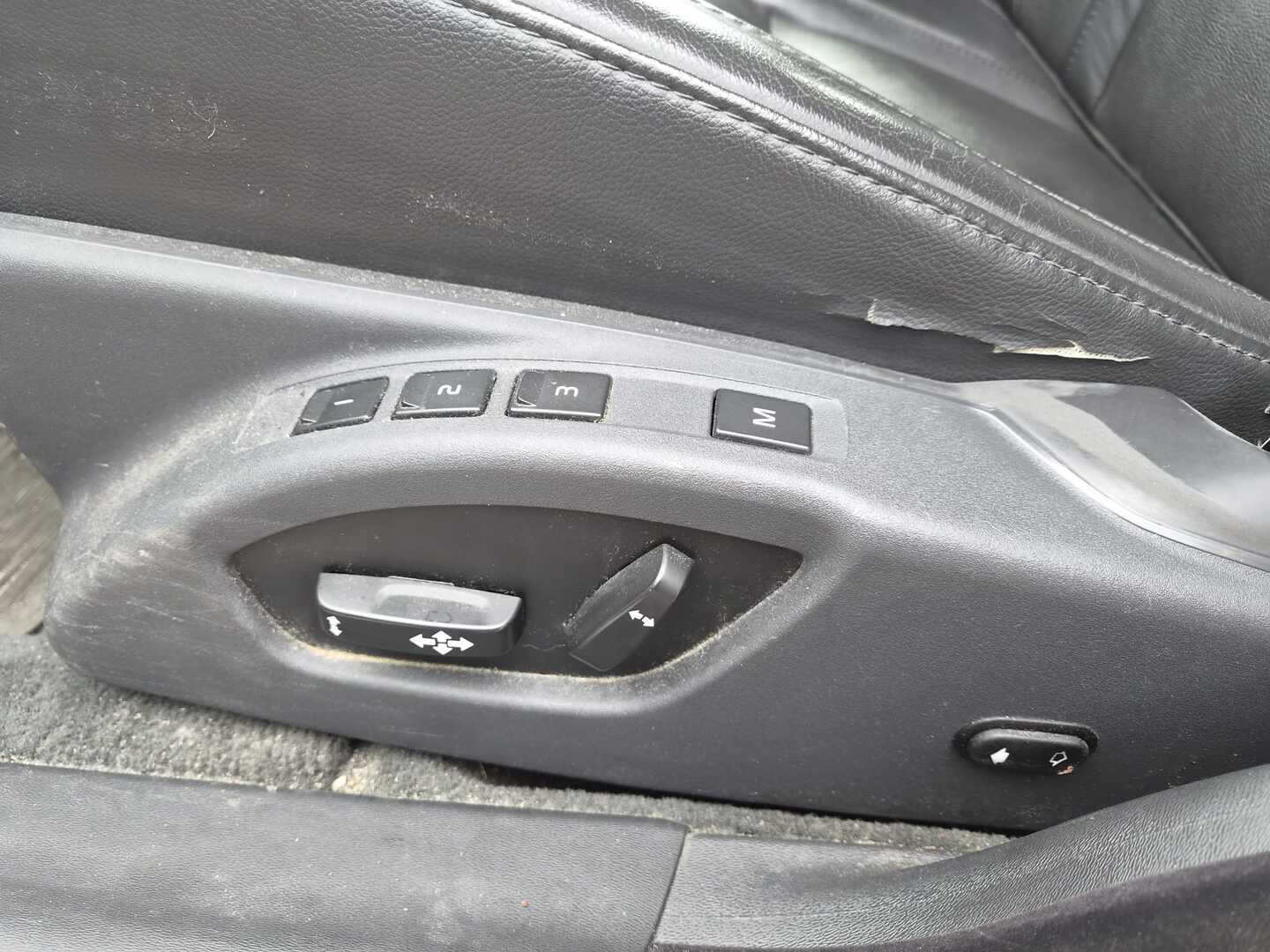 VOLVO V70 2015