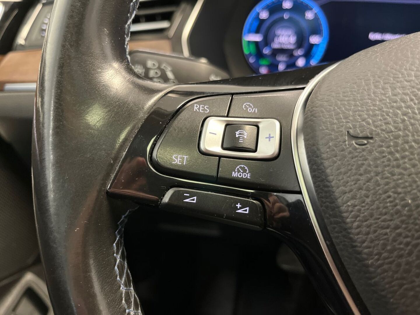 VOLKSWAGEN Passat 17